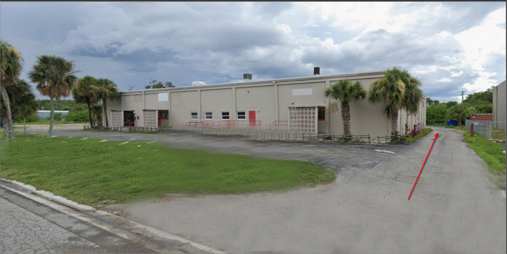 Flippers Orlando building and gate entrance